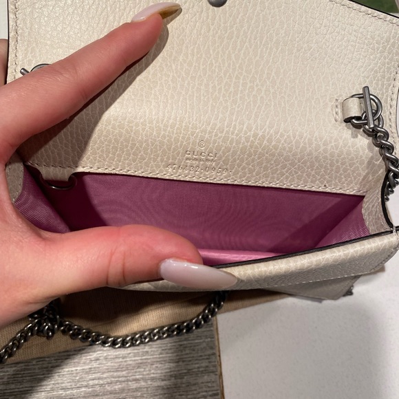 beautiful mini gucci on sale never wear it brand new come with everything !!!! - Picture 6 of 6